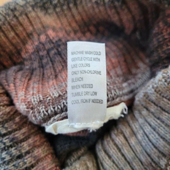 striped turtleneck knit poncho with front‎ pockets and textured details - Picture 10 of 11